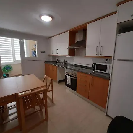 Two Bed Two Bathrooms Ground Floor With Pool View Apartment