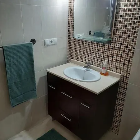 Two Bed Two Bathrooms Ground Floor With Pool View Apartment